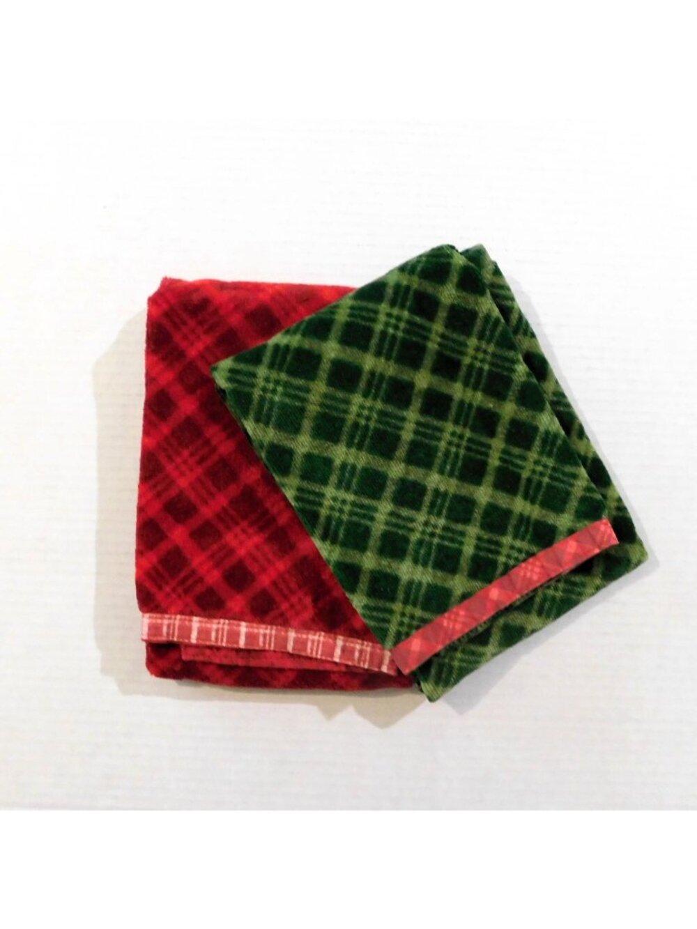 Plaid Holiday Hand Towels Set Of 2 Red Green 100% Cotton Soft Absorbent 25"x16"